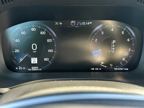 Used 2021 Volvo XC60 T5 Momentum w/ Premium Package image 24