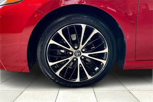 Used 2019 Toyota Camry SE image 9