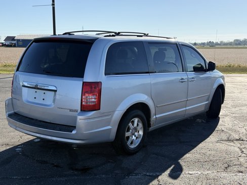 Used 2010 Chrysler Town & Country Touring image 2