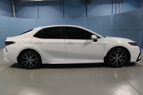 Used 2023 Toyota Camry SE image 32