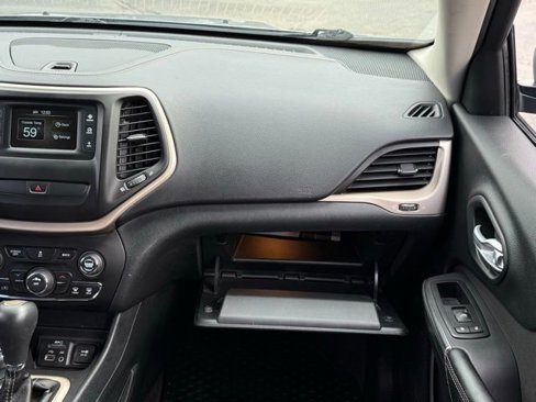 Used 2016 Jeep Cherokee Sport w/ Cold Weather Group image 31