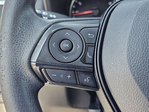 Used 2019 Toyota RAV4 LE image 20