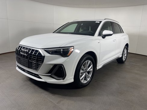 Used 2022 Audi Q3 2.0T Premium w/ Convenience Package image 3