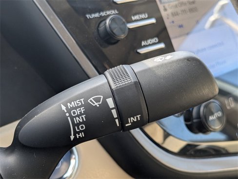 Used 2020 Toyota Camry XLE image 25
