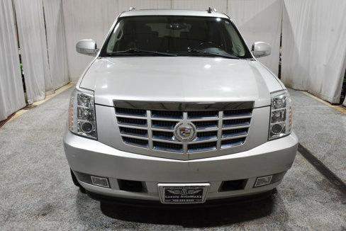 Used 2011 Cadillac Escalade ESV Premium image 4