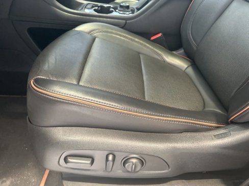 Used 2023 GMC Acadia AT4 image 6