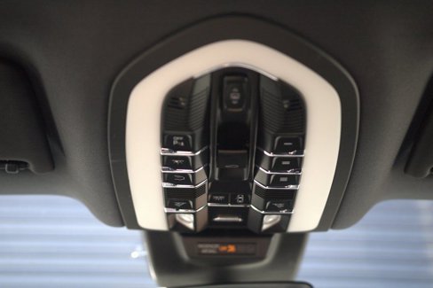 Certified 2023 Porsche Macan image 31