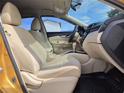 Used 2015 Nissan Rogue S image 17