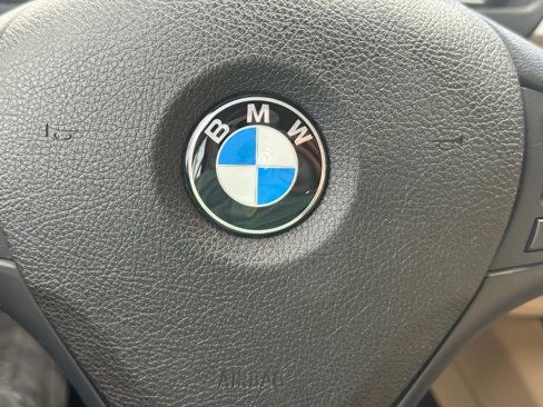 Used 2018 BMW 320i Sedan image 14