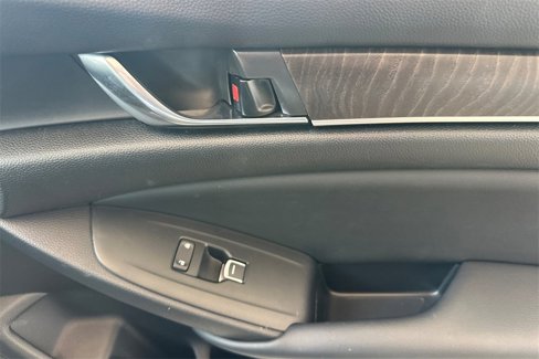 Used 2019 Honda Accord EX image 19
