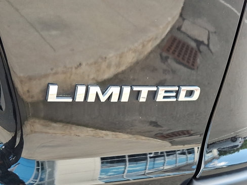 Used 2022 Jeep Cherokee Limited image 32