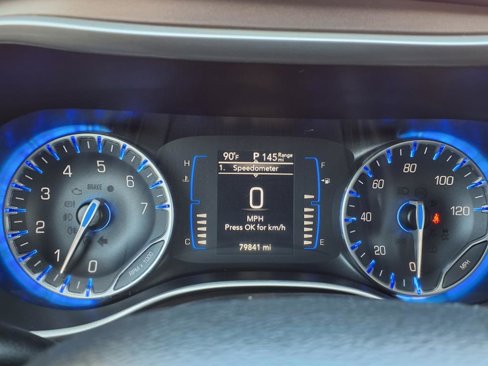 Used 2019 Chrysler Pacifica Touring-L image 27