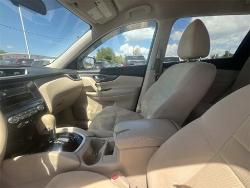 Used 2015 Nissan Rogue SV image 10