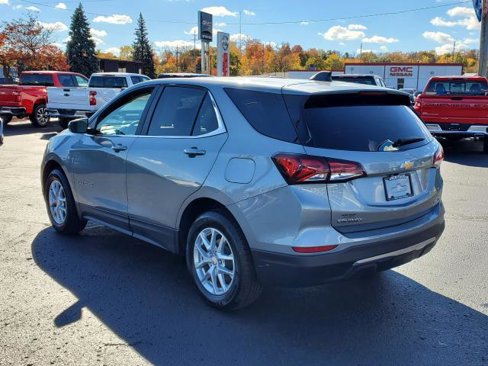 Used 2023 Chevrolet Equinox LT image 3