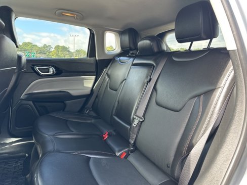 Used 2022 Jeep Compass Limited image 29
