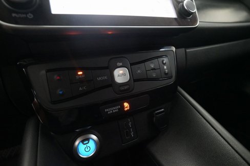 Used 2020 Nissan Leaf SV w/ SV Technology Package image 20