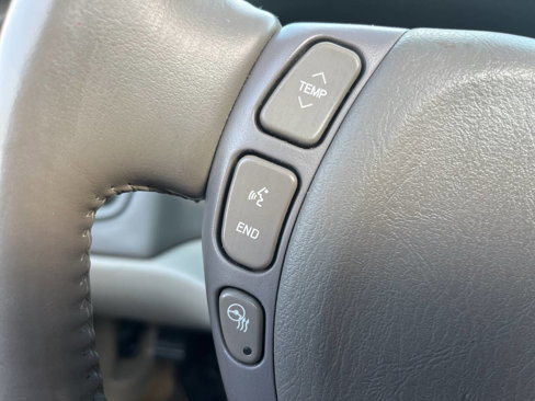 Used 2005 Cadillac De Ville w/ Deville Premium Package image 30