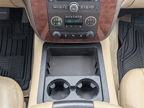 Used 2014 Chevrolet Suburban LT image 20