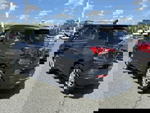 Used 2022 Chevrolet Equinox LT image 3