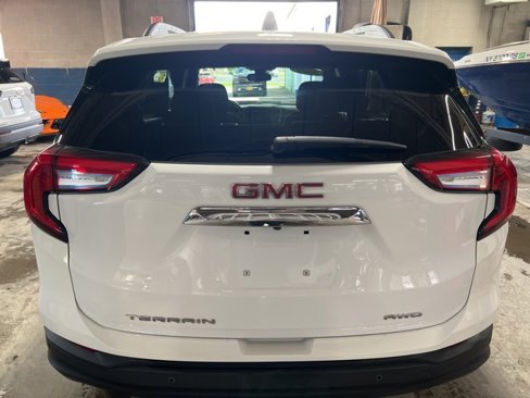 Used 2022 GMC Terrain SLE image 4