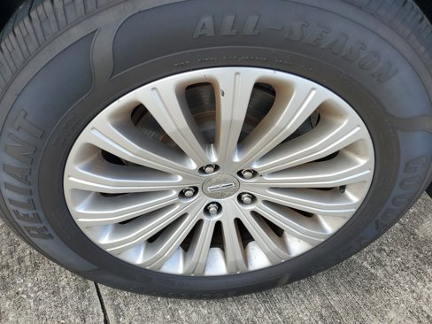 Used 2013 Lincoln MKX FWD image 5