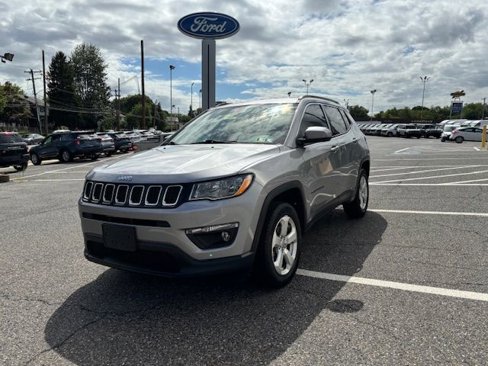 Used 2018 Jeep Compass Latitude image 3