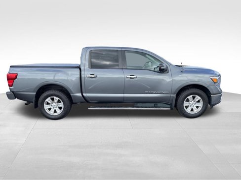 Used 2018 Nissan Titan S image 6