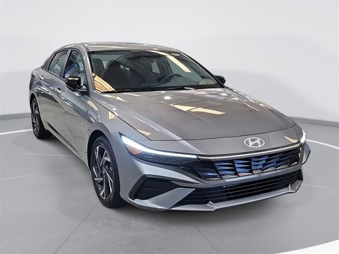 New 2025 Hyundai Elantra Sport image 3