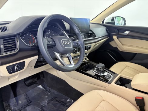 Used 2024 Audi Q5 2.0T Premium w/ Convenience Package image 14
