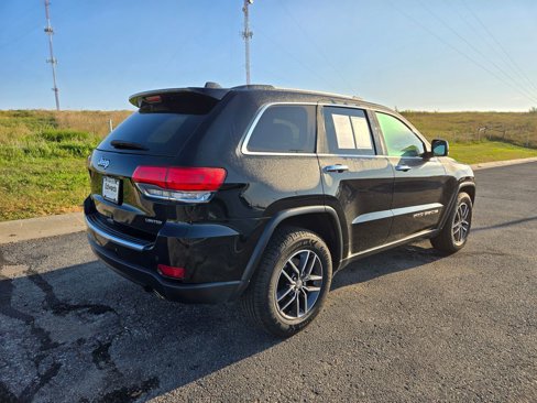 Used 2018 Jeep Grand Cherokee Limited image 3