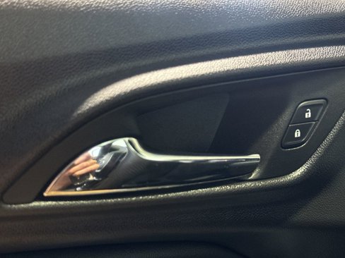 Used 2024 Chevrolet Trax RS image 35