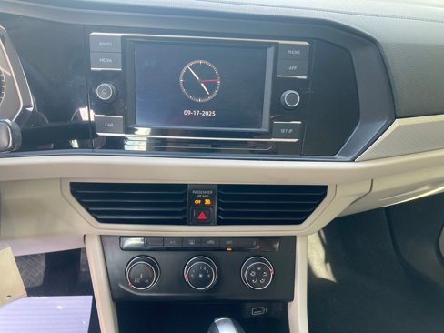 Used 2019 Volkswagen Jetta S image 25