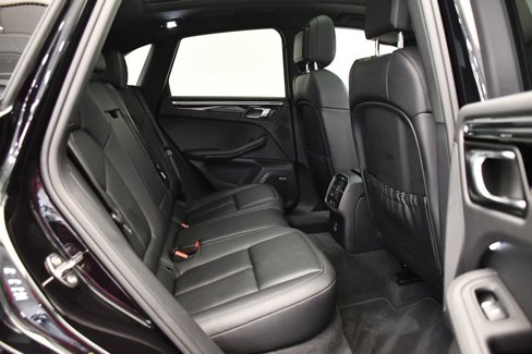 Certified 2025 Porsche Macan Turbo image 55