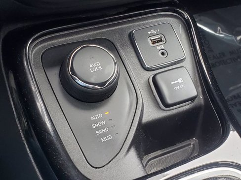 Used 2021 Jeep Compass Limited w/ Sun and Sound Group image 27