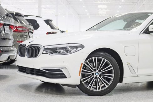 Used 2020 BMW 530e xDrive w/ Executive Package image 2