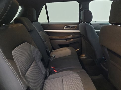 Used 2017 Ford Explorer XLT w/ Equipment Group 201A image 19