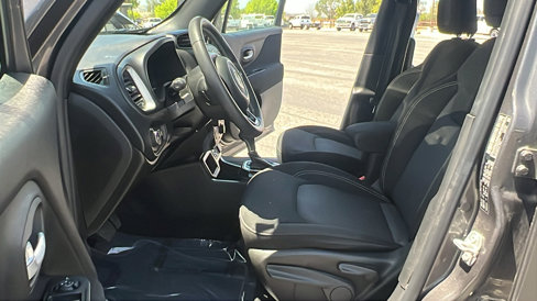 Used 2021 Jeep Renegade Latitude image 17