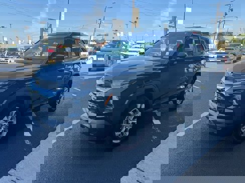Used 2023 Chevrolet TrailBlazer LS image 4