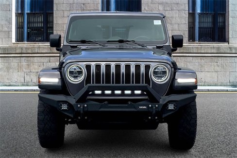 Used 2018 Jeep Wrangler Unlimited Sahara image 3