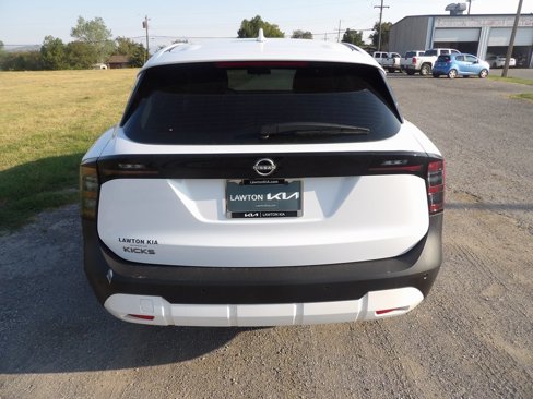 Used 2025 Nissan Kicks S image 7