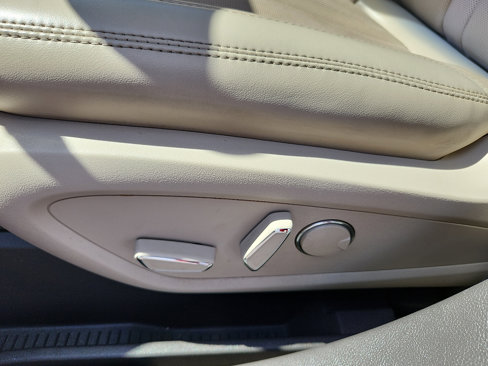 Used 2019 Lincoln Nautilus Reserve w/ Driver Assistance Package image 11