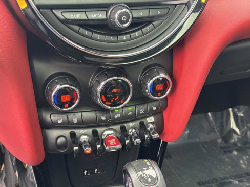 Used 2019 MINI Cooper S image 24