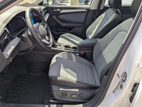 New 2025 Volkswagen Jetta SE image 14