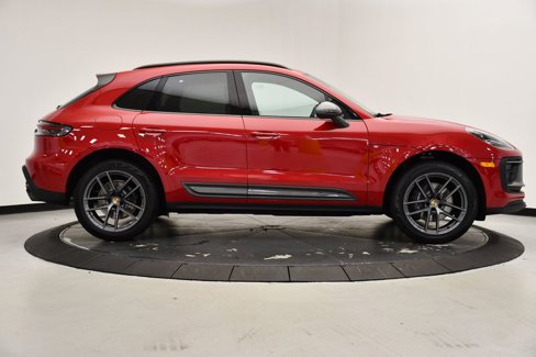 Certified 2025 Porsche Macan Turbo image 8