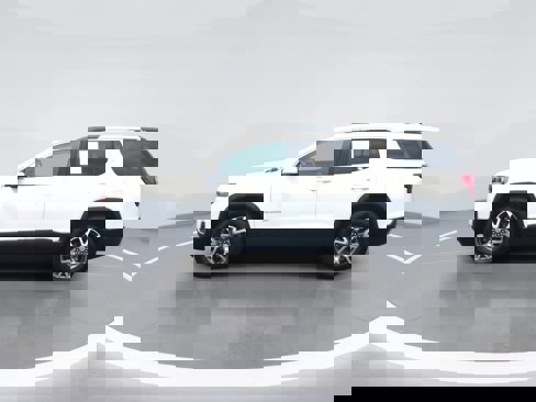 Used 2023 GMC Acadia SLT image 5