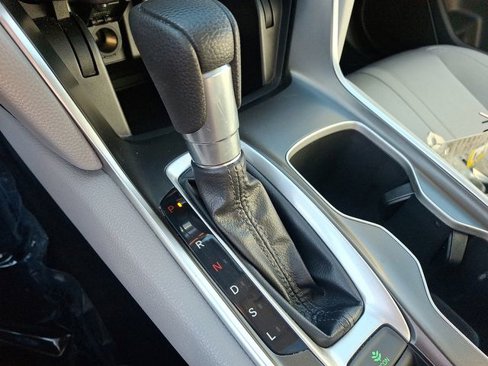 Used 2018 Honda Accord EX image 17