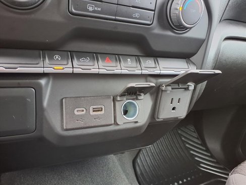 Used 2022 Chevrolet Silverado 1500 Custom image 30