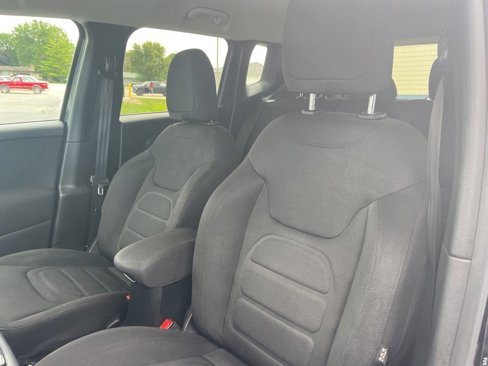 Used 2019 Jeep Renegade Latitude image 12