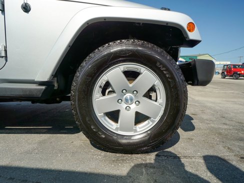 Used 2012 Jeep Wrangler Sahara image 4