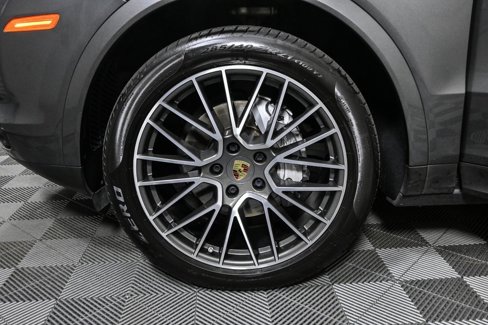 Certified 2020 Porsche Cayenne image 40